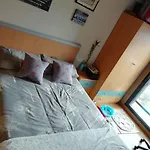 En Piso Compartido Y Wc Compartido Cerca De Playa De Samil Apartmán *