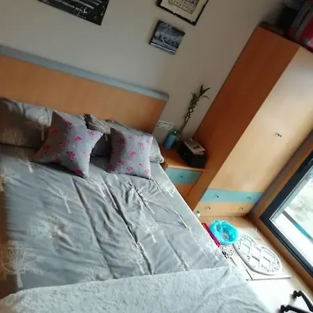 En Piso Compartido Y Wc Compartido Cerca De Playa De Samil Διαμέρισμα *