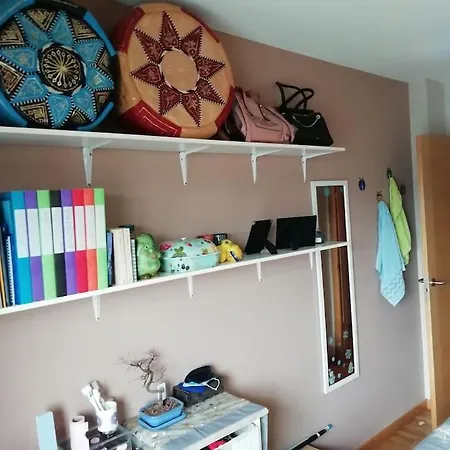 En Piso Compartido Y Wc Compartido Cerca De Playa De Samil *