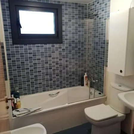 En Piso Compartido Y Wc Compartido Cerca De Playa De Samil Apartman