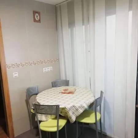 En Piso Compartido Y Wc Compartido Cerca De Playa De Samil Διαμέρισμα