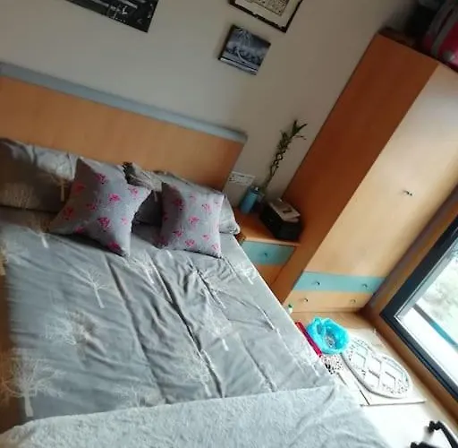 En Piso Compartido Y Wc Compartido Cerca De Playa De Samil Апартаменты *