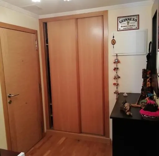 En Piso Compartido Y Wc Compartido Cerca De Playa De Samil Апартаменты Виго